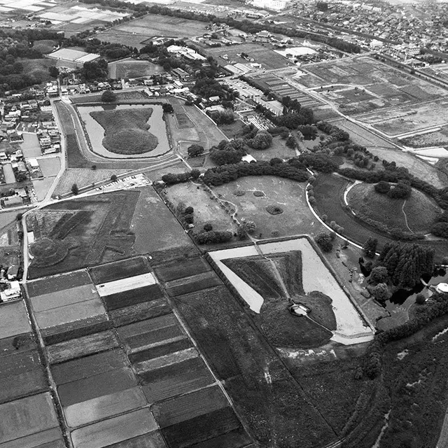 埼玉古墳群の空撮写真