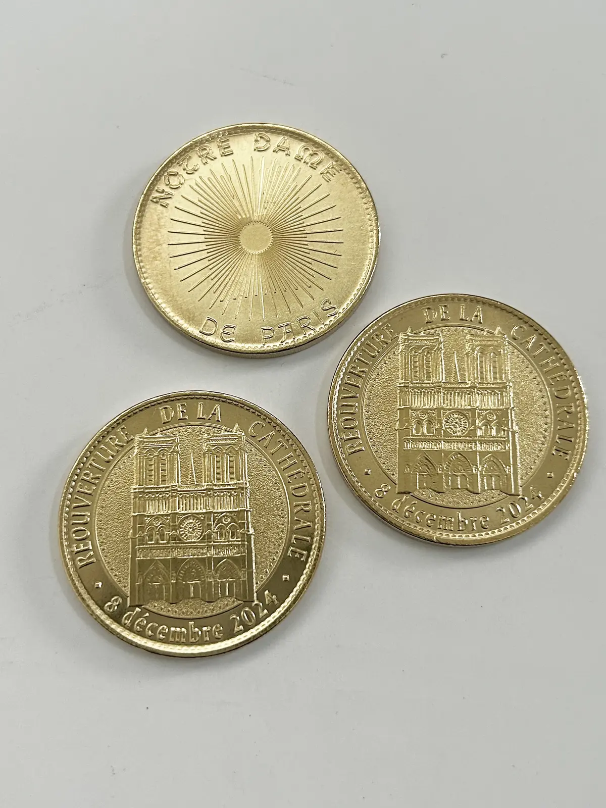 パリ　ノートルダム大聖堂　　　メダイ　　Notre-Dame de Paris