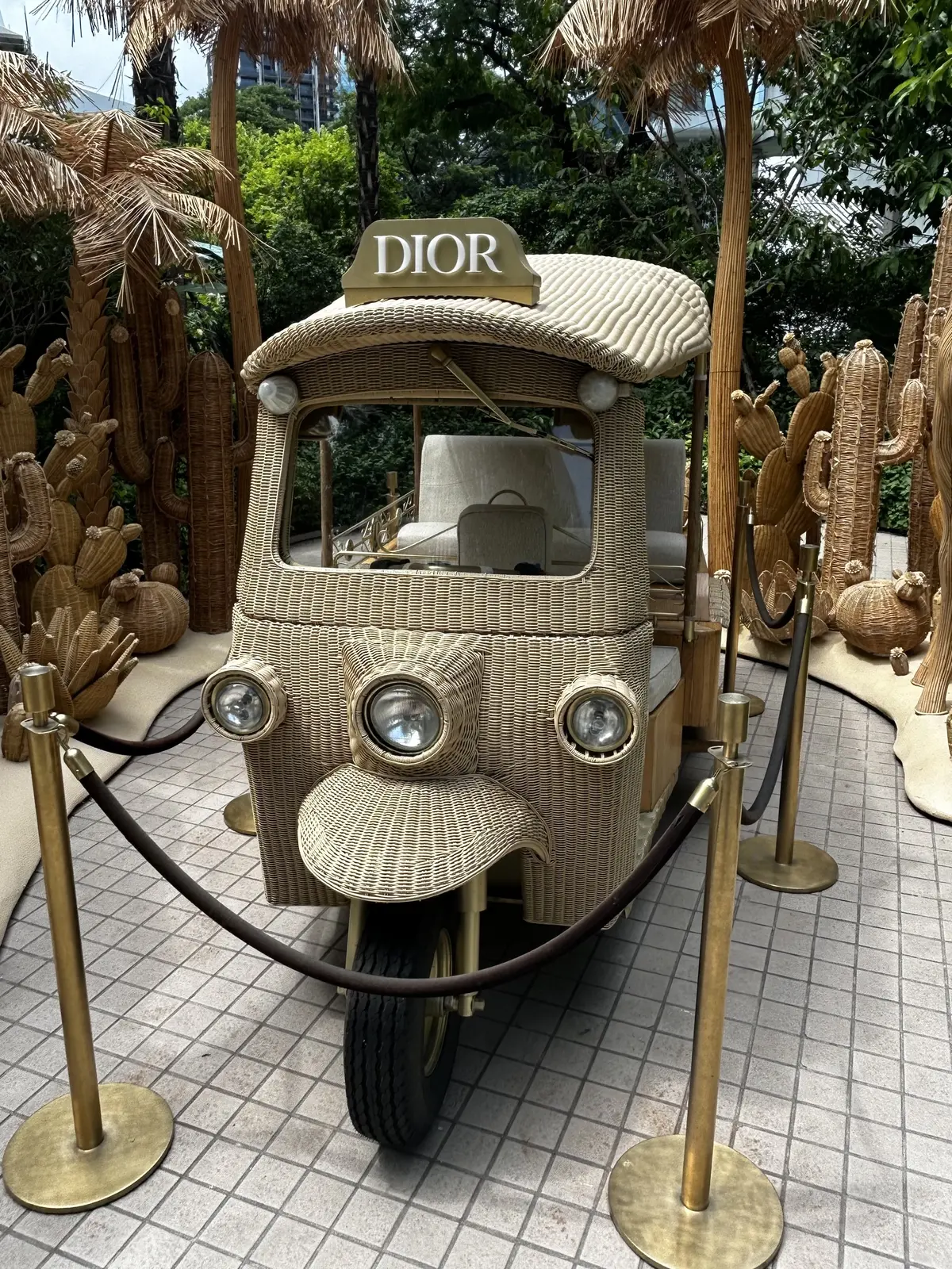 Dior Gold House Bangkok  ディオール・ゴールド・ハウス　バンコク