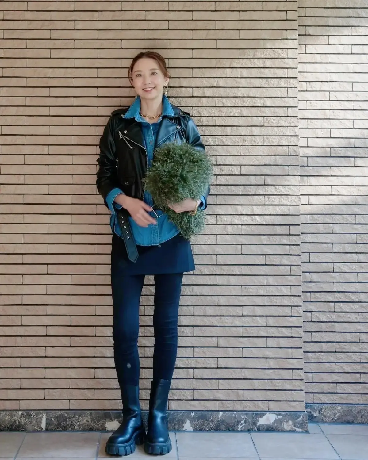 ユニクロ デニムシャツ・パンツ愛用 エクラ華組 法村麻起子さん