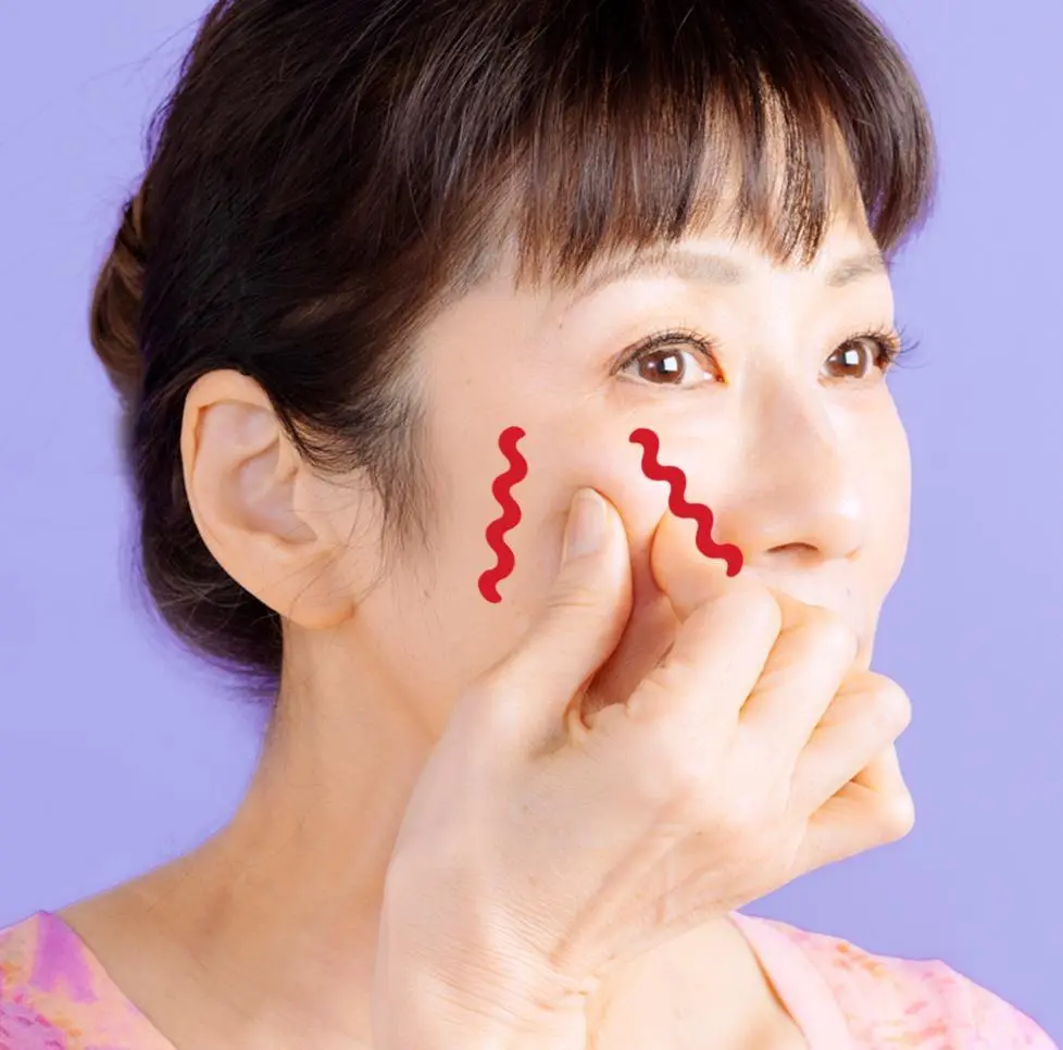 OurAge×Webエクラ　硬直した筋肉と癒着した筋膜をつまんでほぐします。