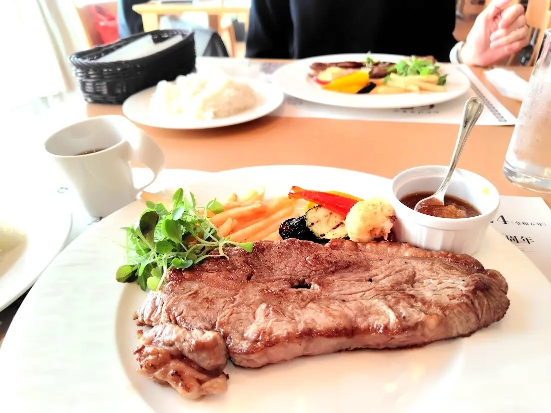 ウォーキングの目的は？ホテルレストランでの画像_1