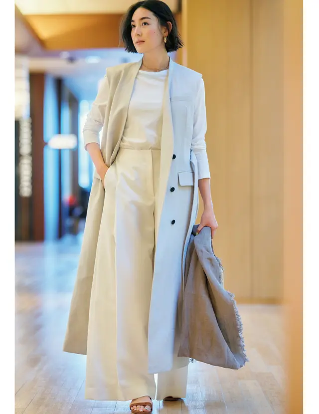 パンツ￥39,600／ADORE