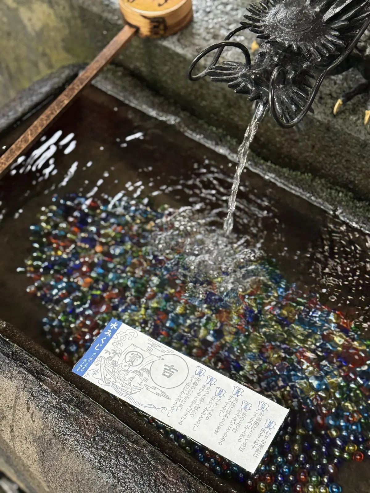 石川県　金沢市　金沢観光　石川県立図書館　図書館　金沢観光　金沢観光スポット　観光スポット　金沢神社　水みくじ　建築美　金澤神社　金沢神社　石浦神社　神社巡り　白蛇龍神　白蛇　金沢観光スポット　水みくじ