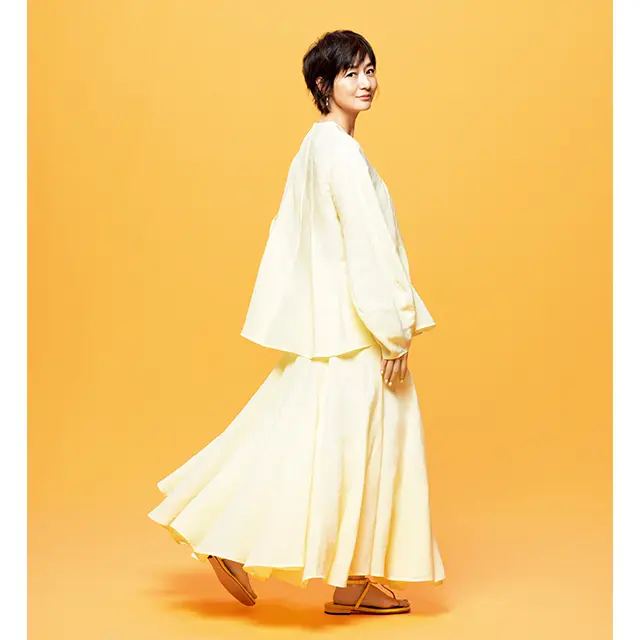 富岡佳子さんが着る新感覚なセットアップ