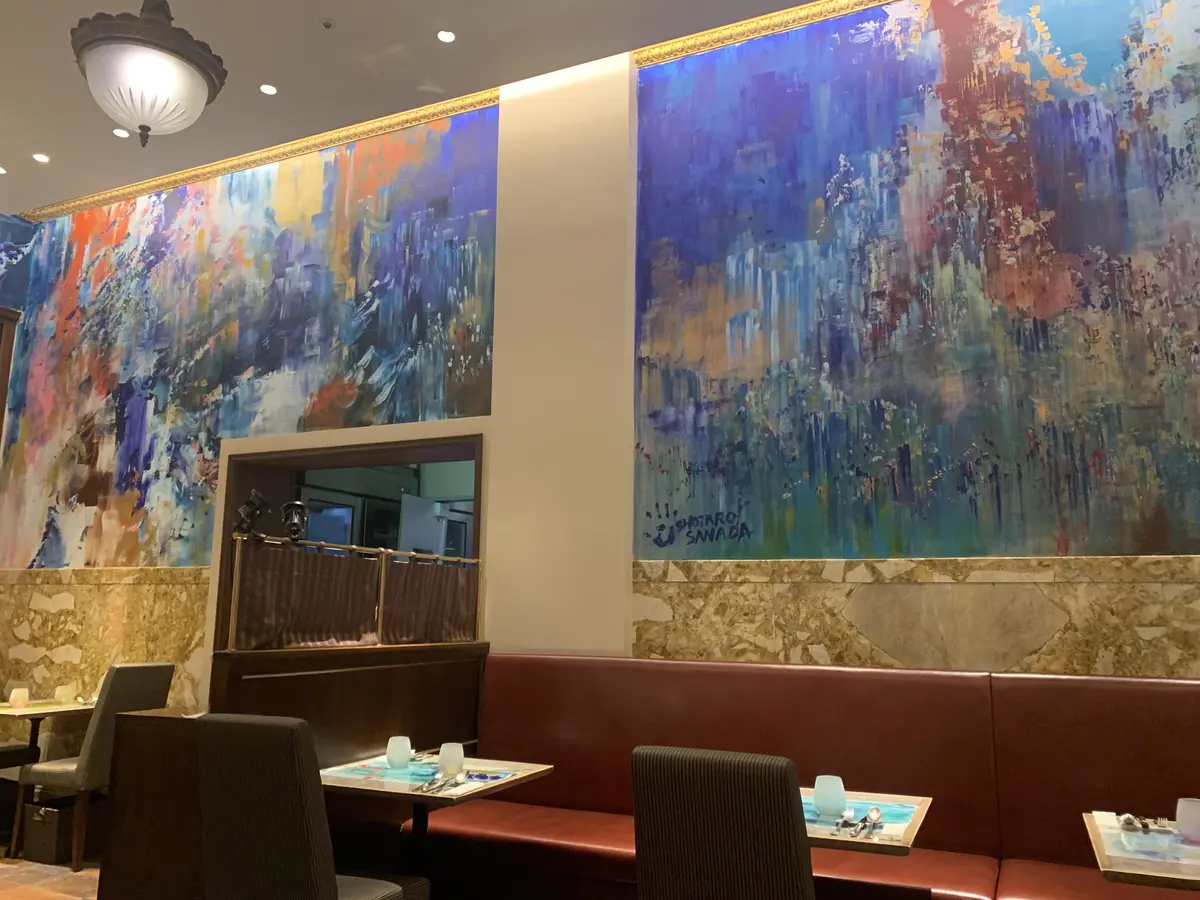 芸術と食の融合がテーマのジ・アーツ・フュージョン バイ レカン　内観