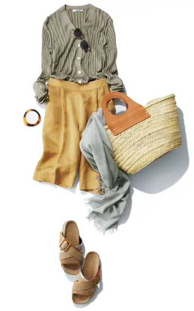 夏グレージュコーデ　村山佳世子