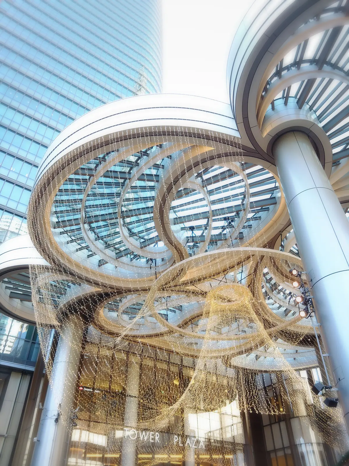 麻布台ヒルズ、バルコニーバイシクス、Balconyby6th、ランチ、忘年会、40代ファッション、ZARAワンピース、クリスマスマーケット