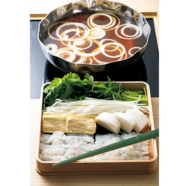 京都の二条にある和食レストラン「二条 やま岸」の鍋