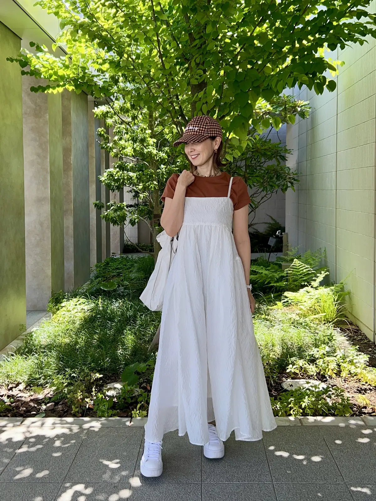 小物で差がつくユニクロカラーTシャツコーの画像_4