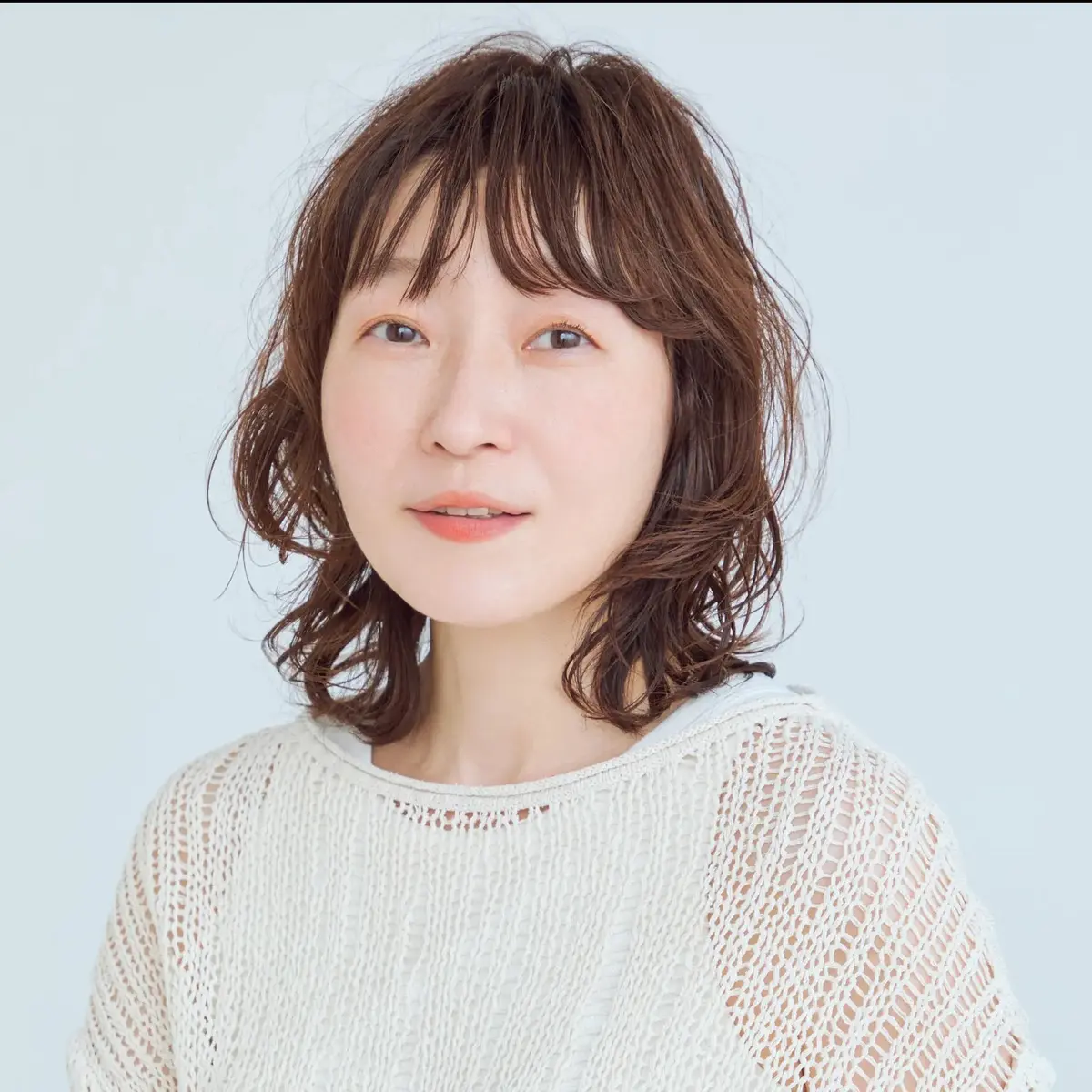 【50代に人気のミディアムヘア60選】手入れが楽なヘアはこれ！おばさんにも見えない洗練ミディアムヘア