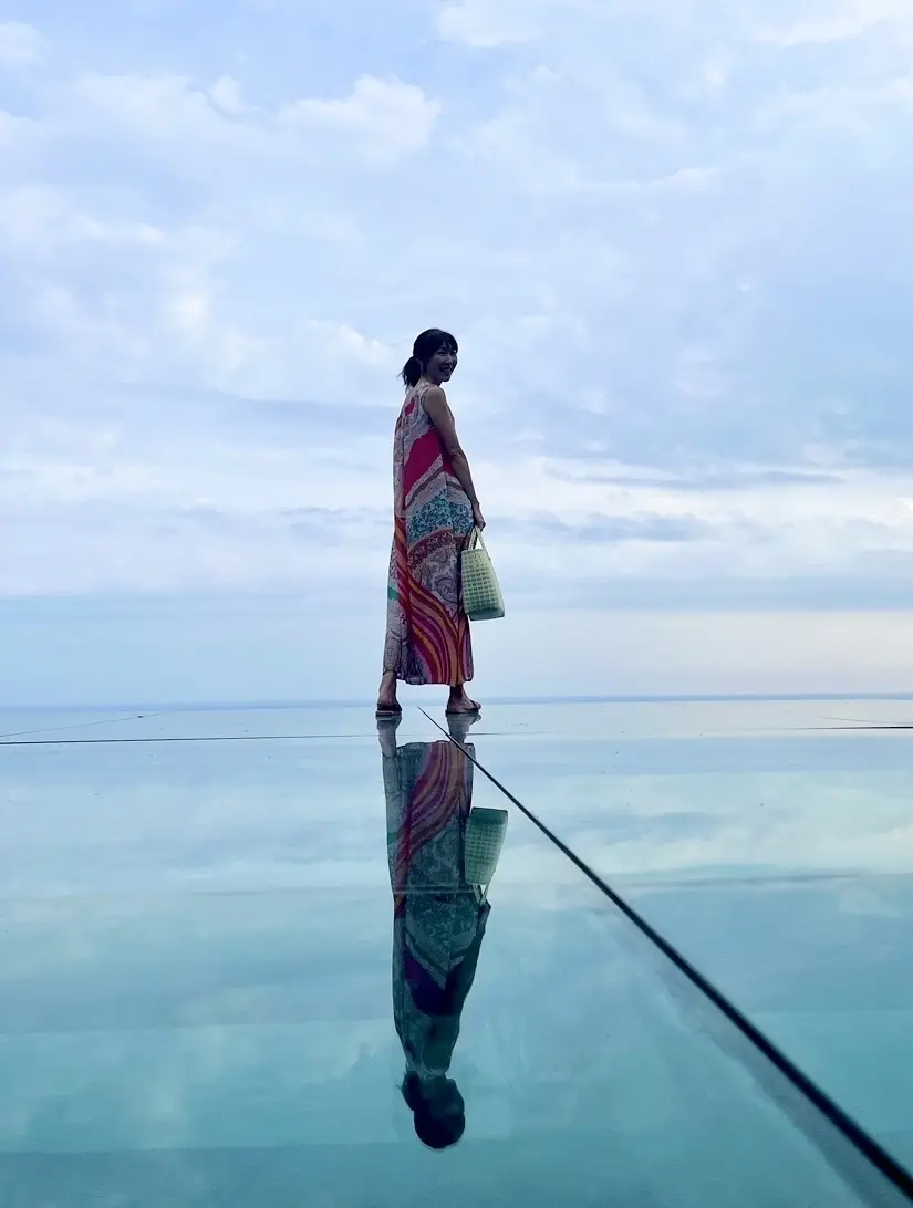 水面に浮かぶような