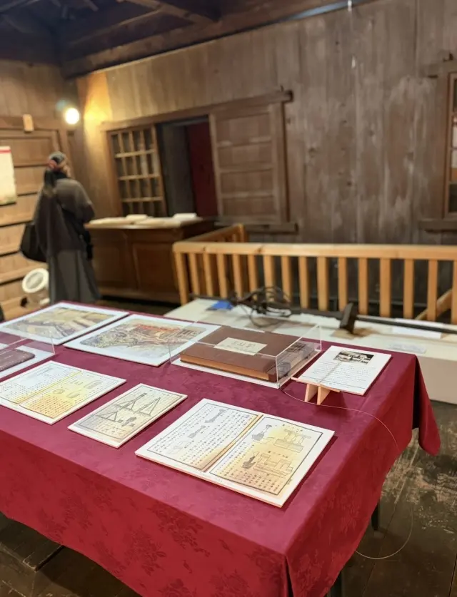 美しいバラと紅葉、旧古河庭園への画像_11