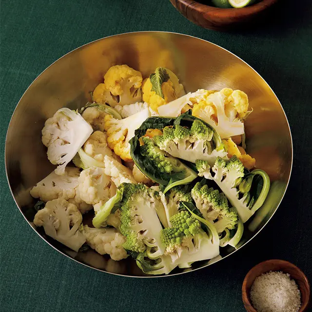 有元葉子レシピ　カリフラワーとロマネスコのサラダ