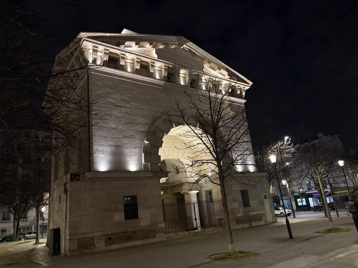 フランスの夜の街並み