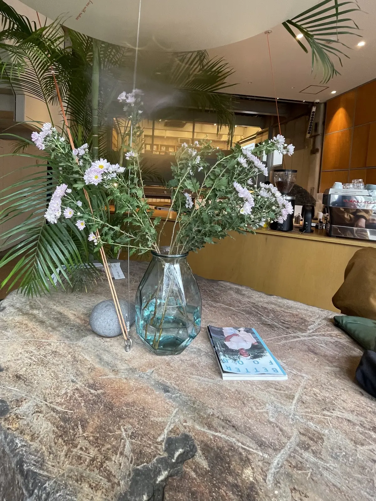 UNIQLOのベロアパンツとピンクニットの画像_5