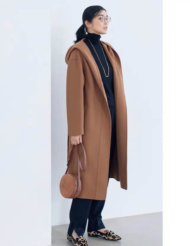 マックスマーラのコートのブラックコーデのゆうき