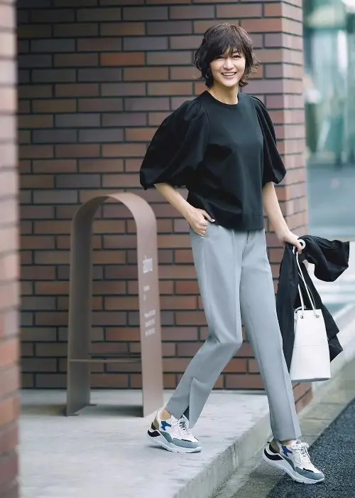 E by eclat 袖ボリュームトップス ￥17,600（税込）