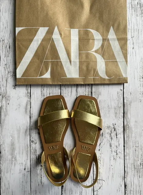ZARAサンダル