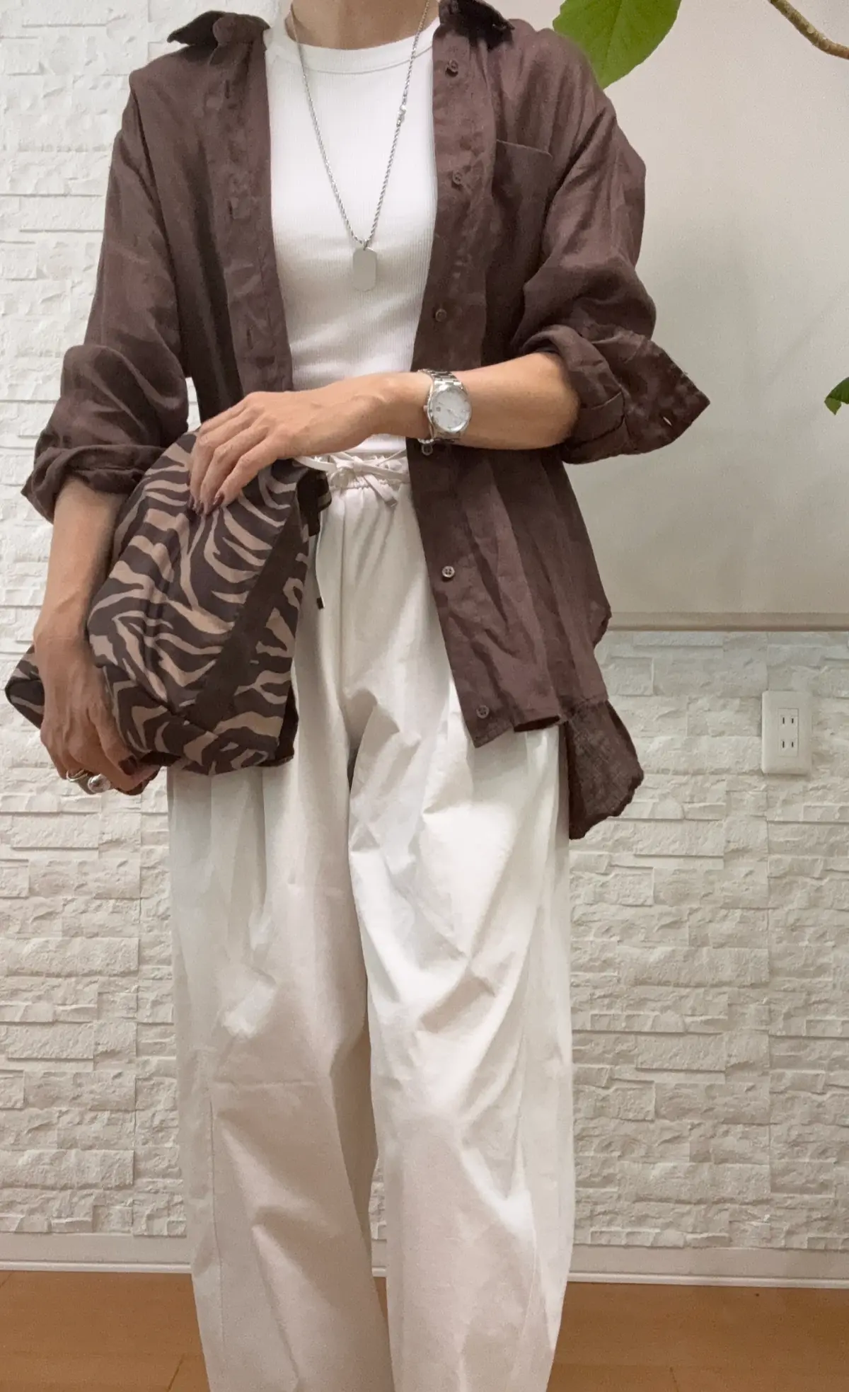 しまむら　バレルレック　レスポートサック　ゼブラ柄　ベイクルーズ　シャツコーデ