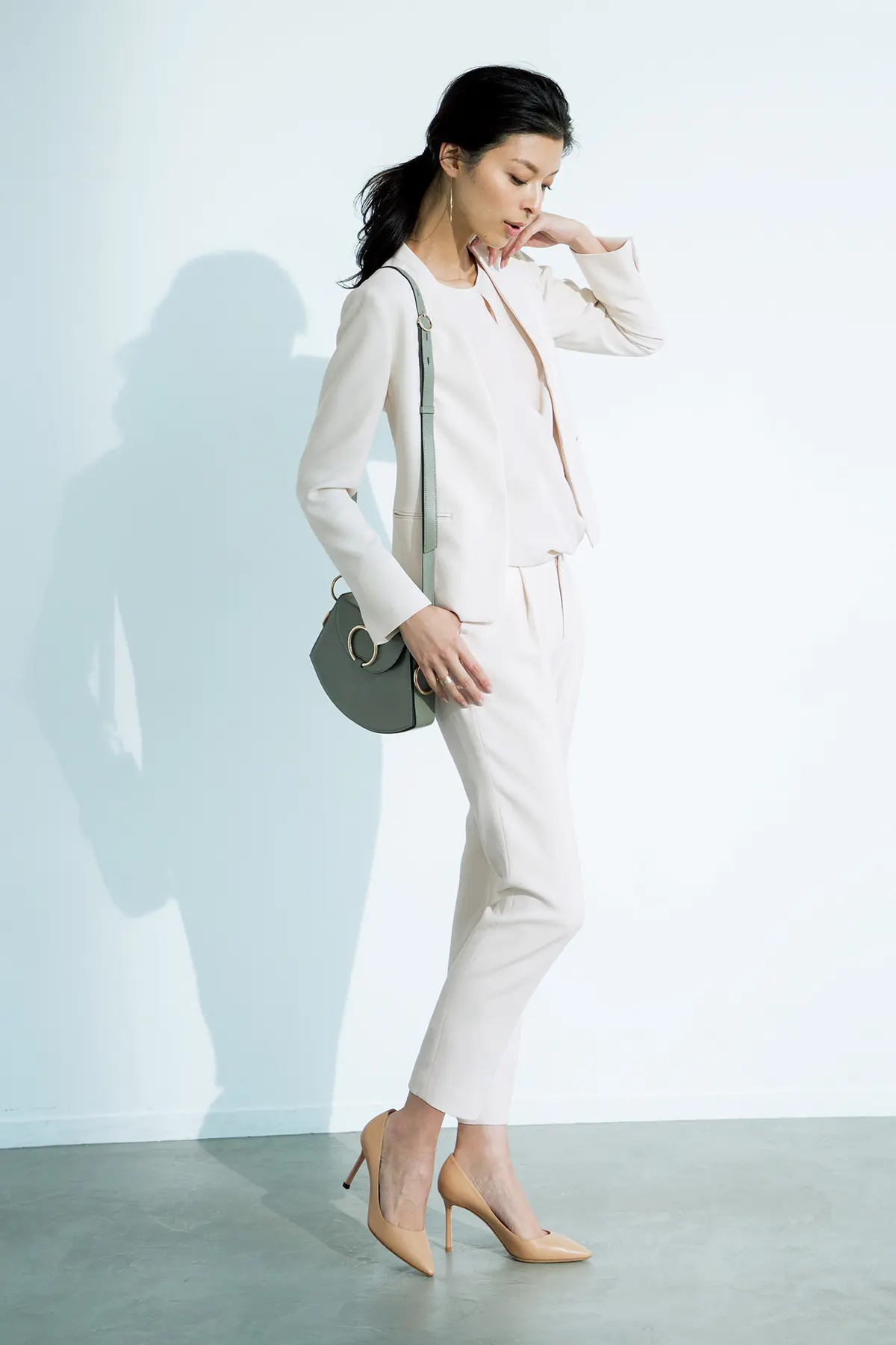 スーツに定評のあるブランドの「春スーツ」の画像_5