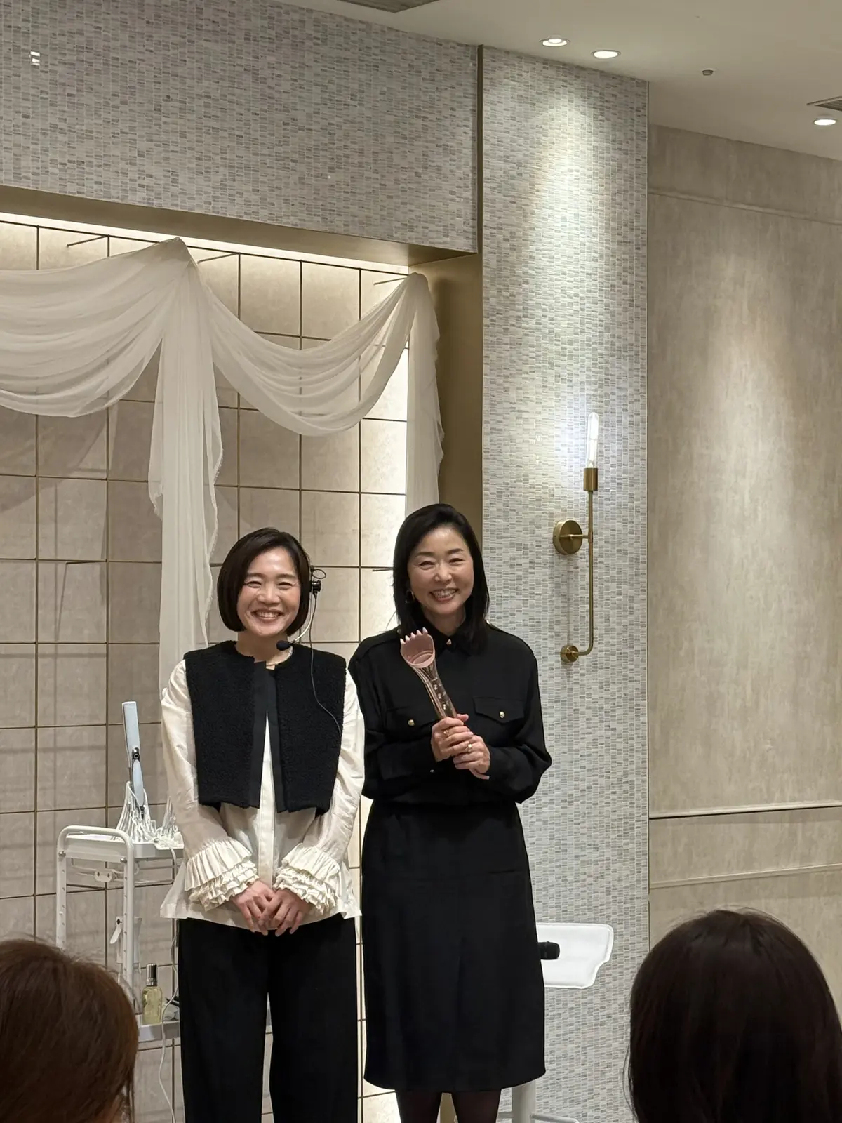 【H&M】白パンツドレスで「ソワレ・ドゥの画像_9