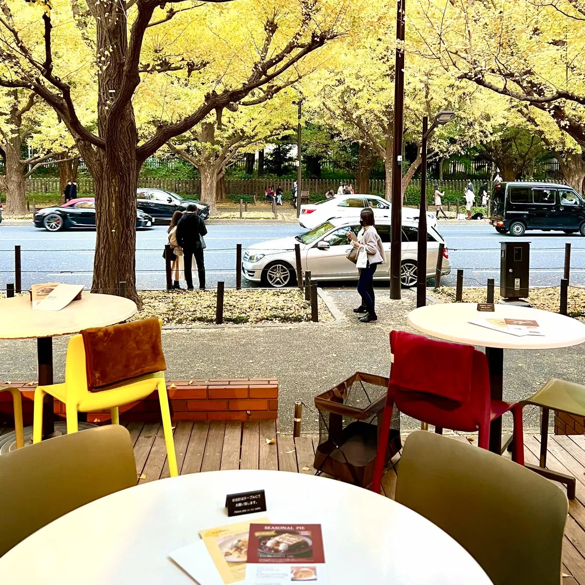 キハチ青山本店テラス席