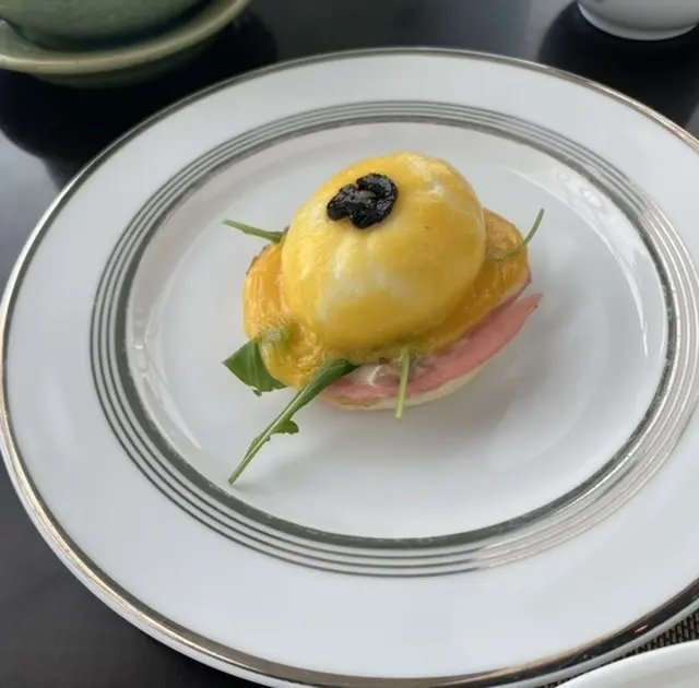 コンラッドで朝食を♡ニットパンツコーデ　の画像_13