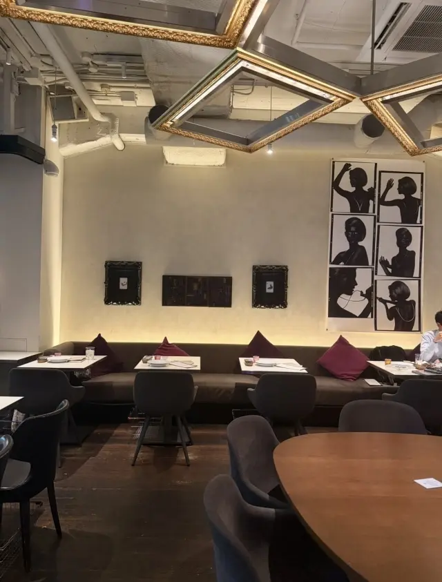 秋寒は無印良品の赤のトップスで温もりをチの画像_7