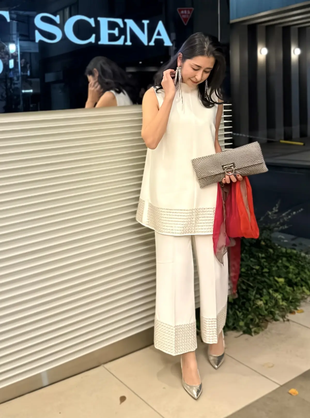 【H&M】白パンツドレスで「ソワレ・ドゥの画像_3