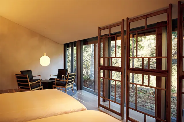 3棟の客室はテラスつ き、畳の間つきなどそれぞれタ  イプが異なる。