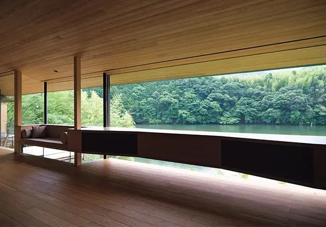 【極上ホテル＆宿】豊かな自然と音楽を満喫できる！土佐の隠れ家「湖畔遊」