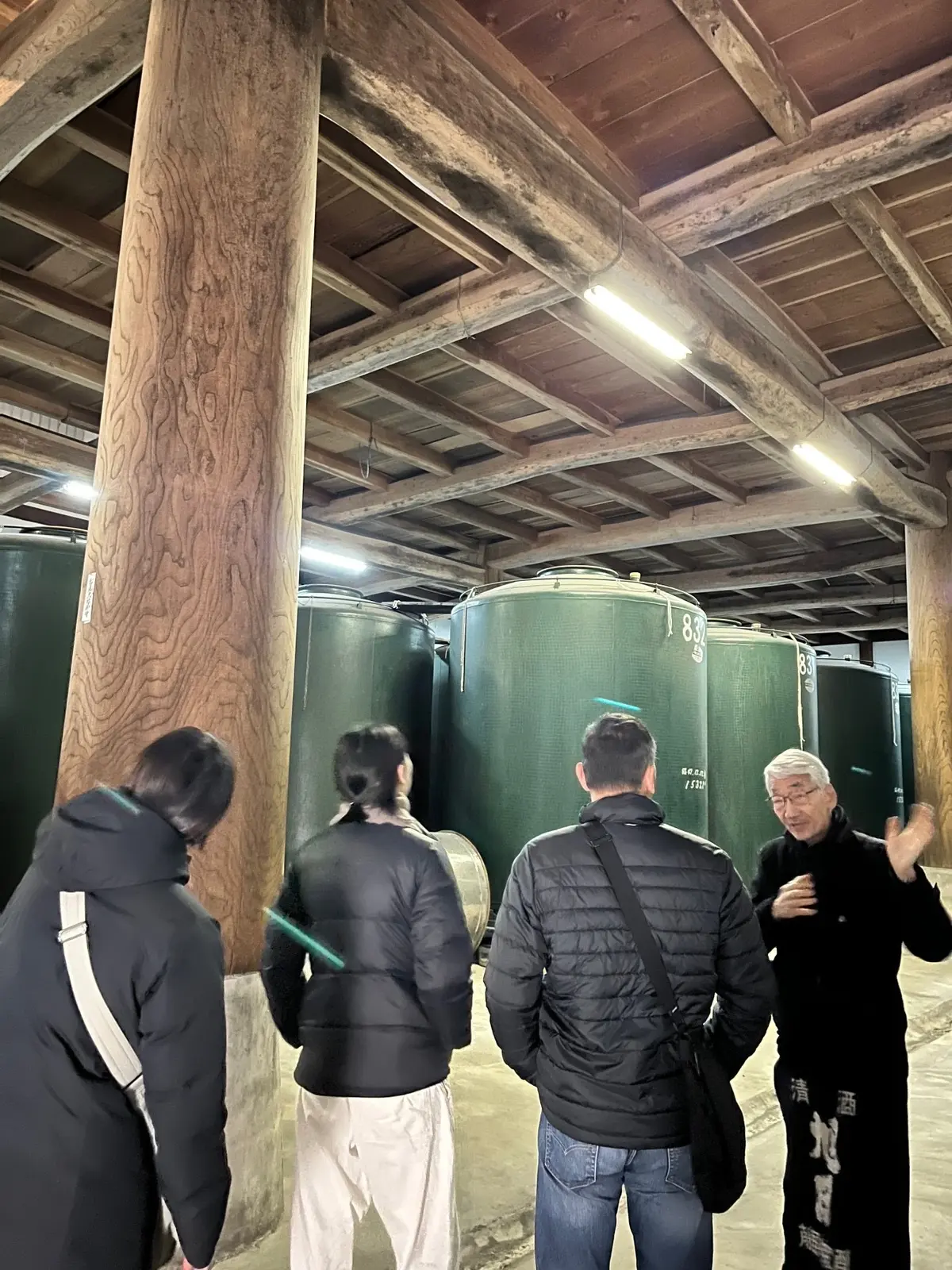 総けやき造りの酒蔵