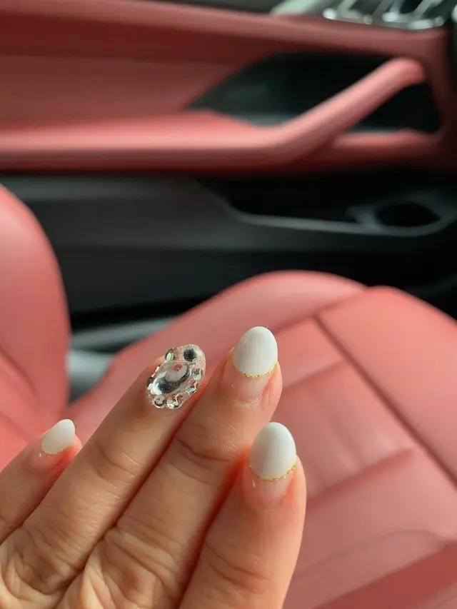 ホワイトコーデ　ホワイトネイル　Jマダムのおしゃれ　夏ネイル