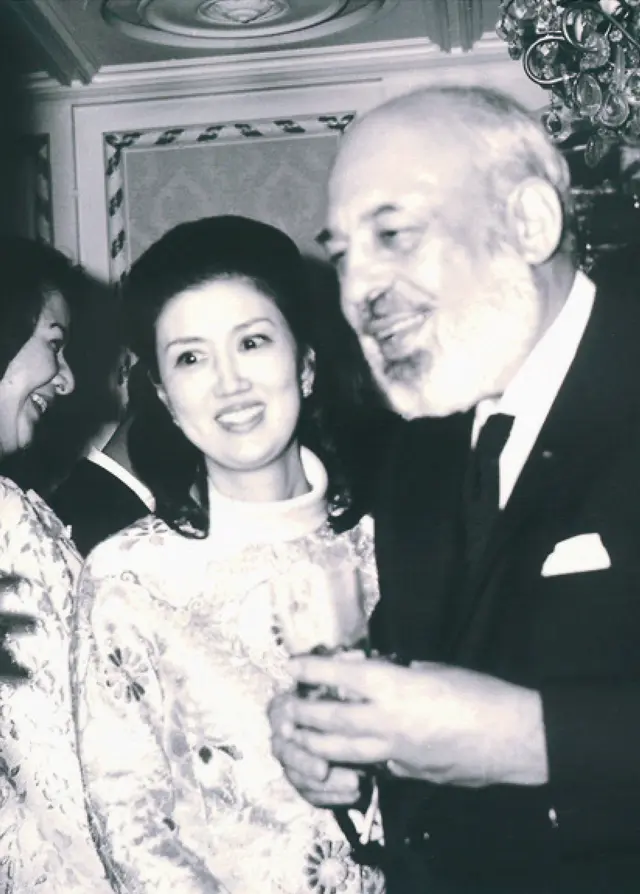 N Y進出。日本製高級服が大人気に