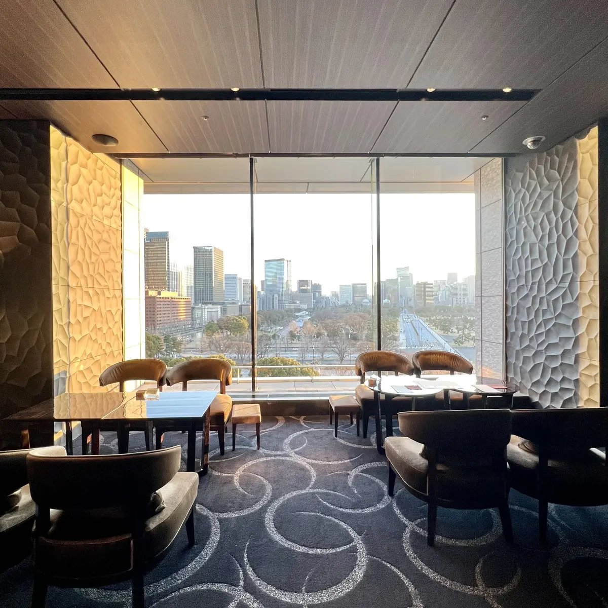 パレスホテル東京「ラウンジバー　プリヴェ」店内写真