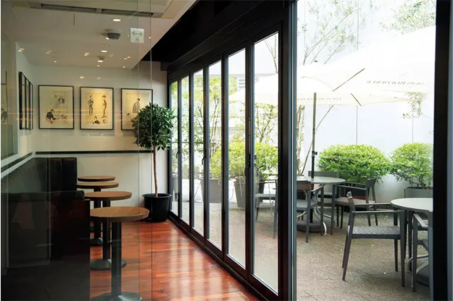 天気がよい日はテラス 席で