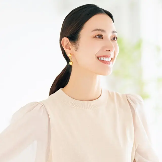 老け見え回避！50代をきれいに見せる「ひとつ結び」の作り方