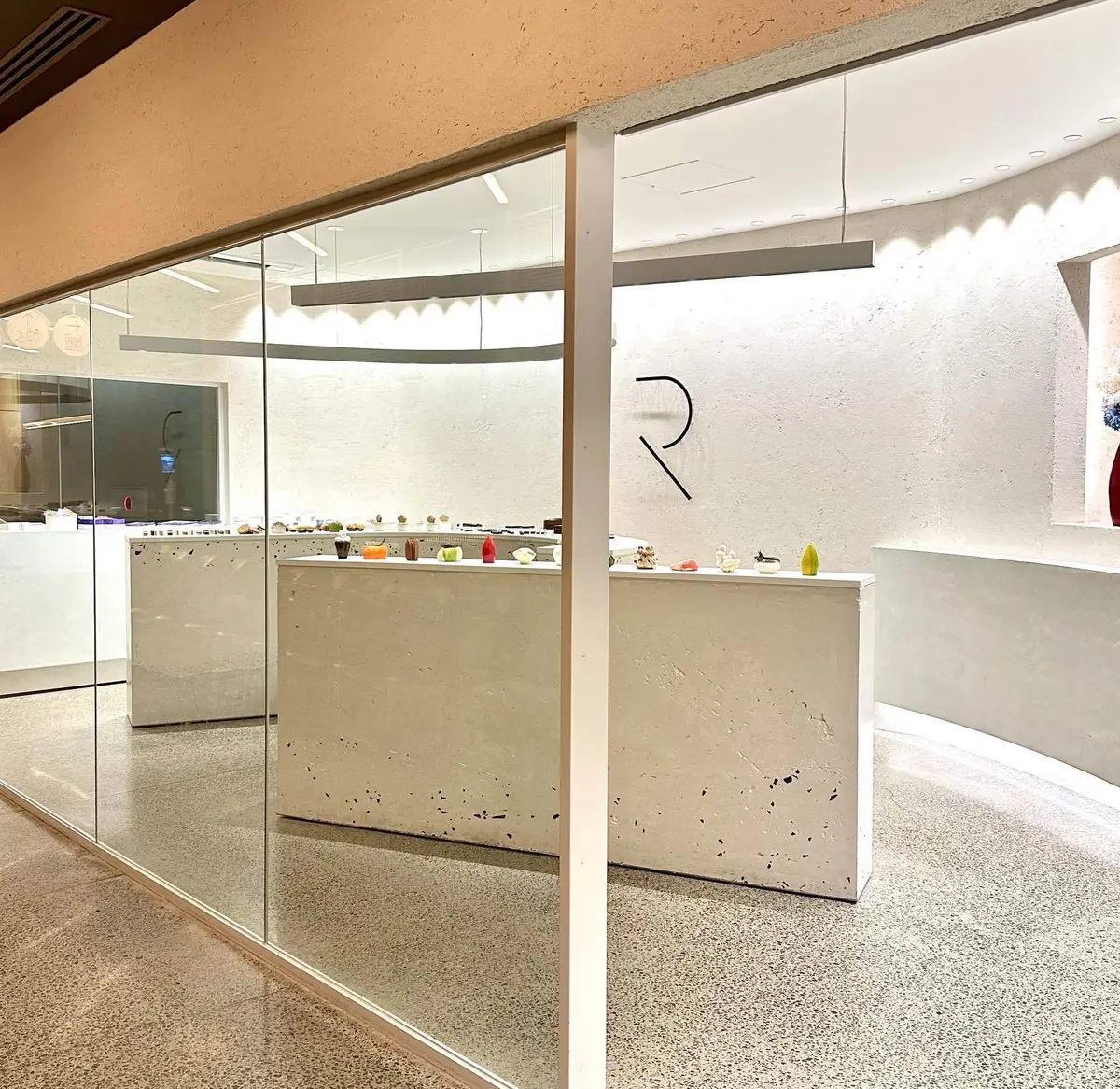 京都　パティスリー「RAU」ショップ外観