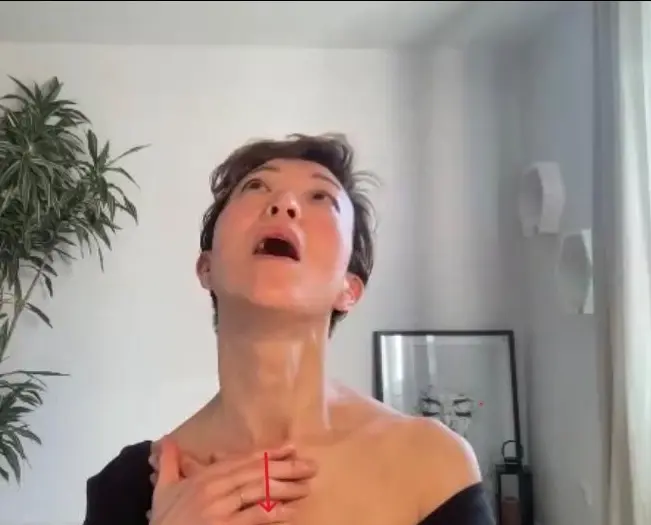 OurAge×Webエクラ 40代50代　老け顔改善 マリオネットラインエクササイズ やり方