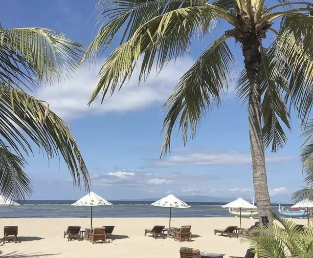 サヌールビーチ