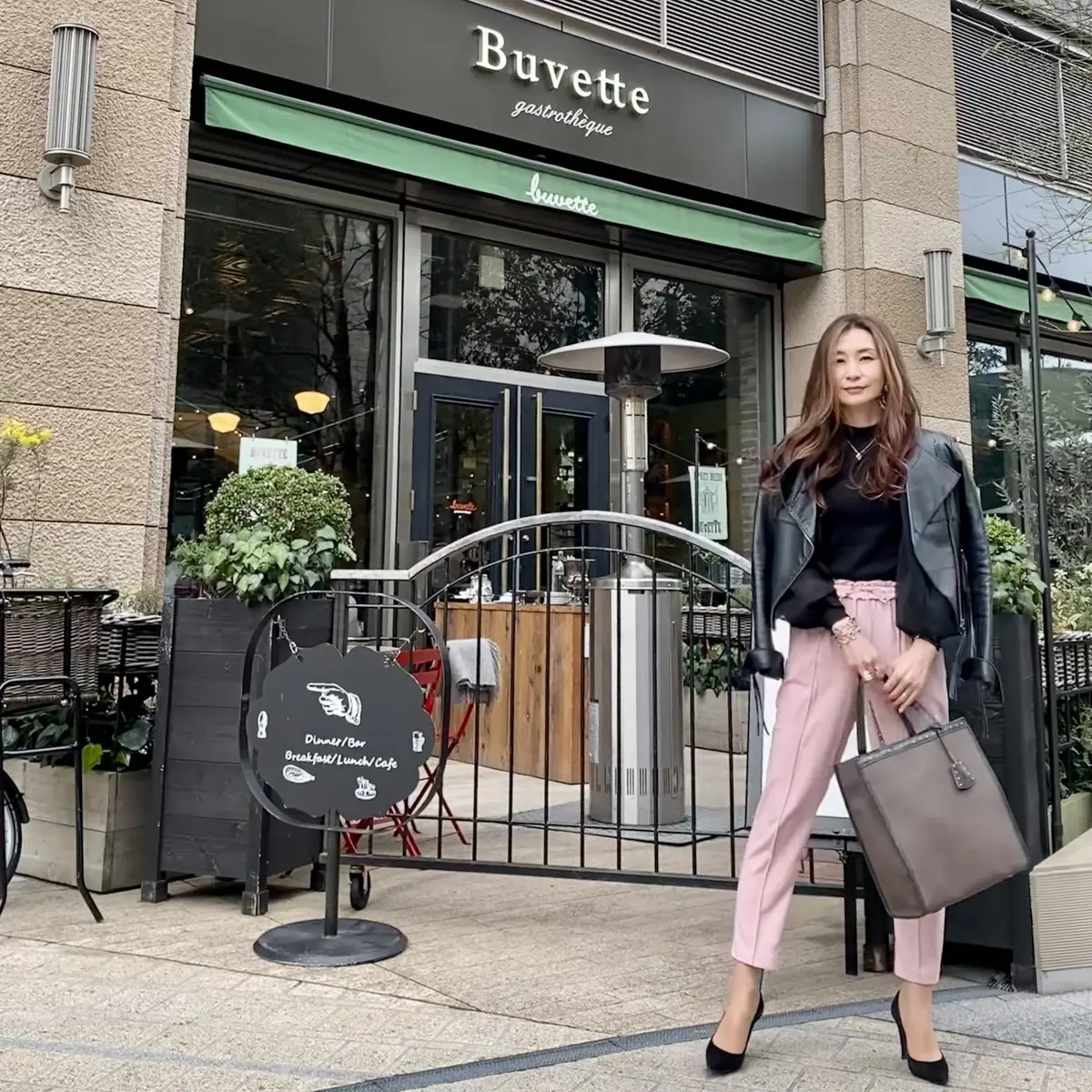 ピンク✖️ブラックで甘辛コーデ