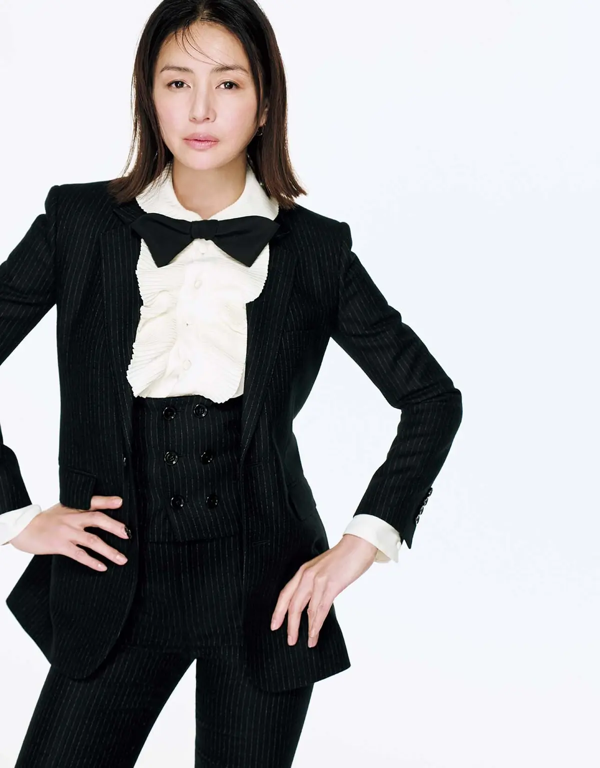 セリーヌ バイ エディ・スリマンのアイテムをコーディネートした井川遥さん