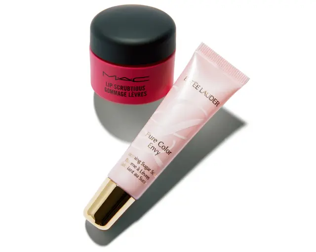 口紅のかわりに、リップオイルが便利