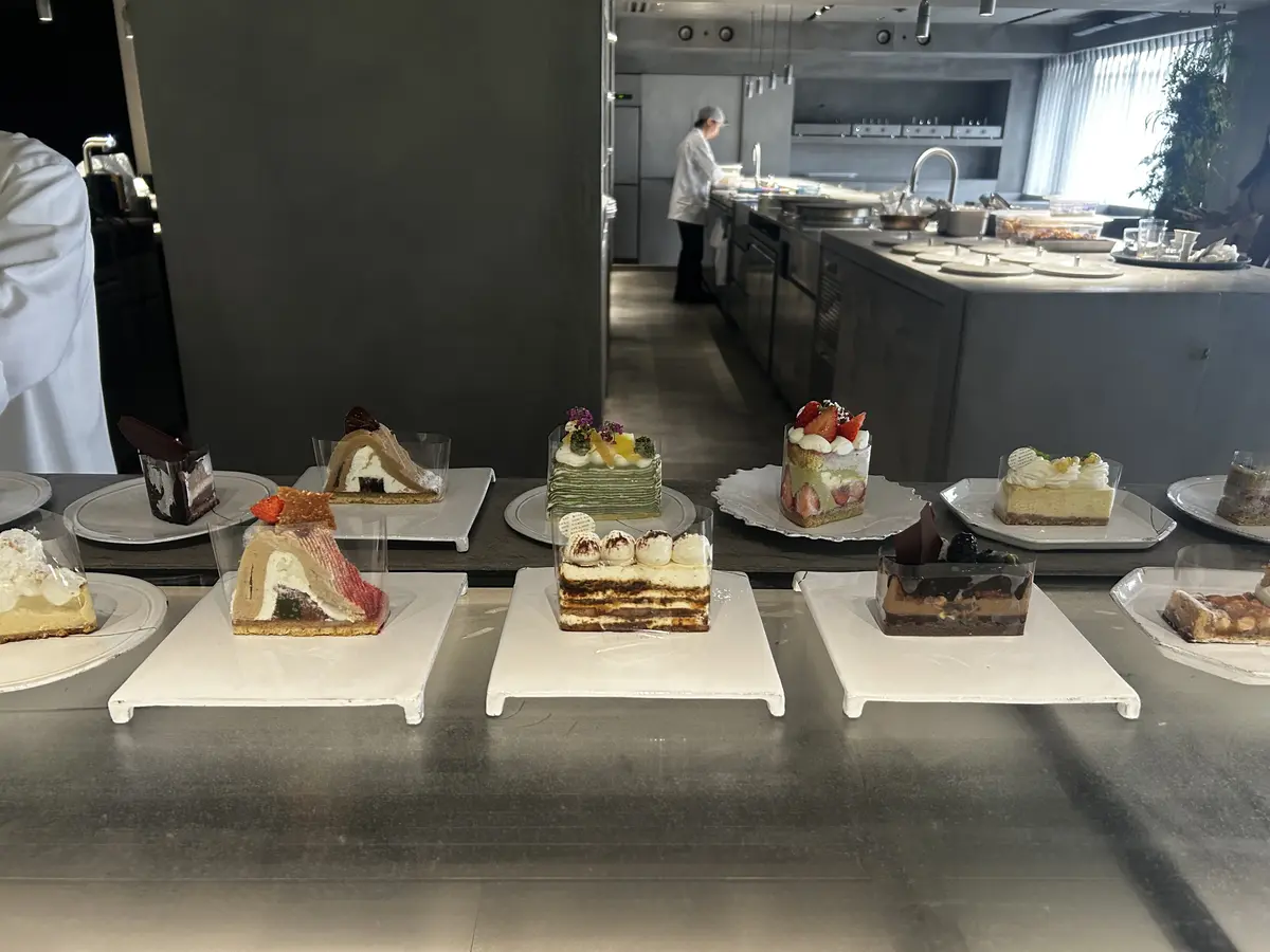 アサコイワヤナギ　アサコイワヤナギケーキ