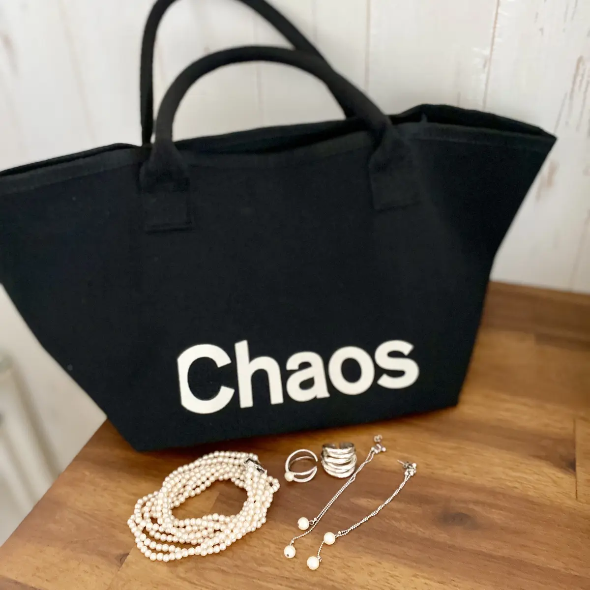 10月号付録のChaosのトートバッグとパール系アクセサリー