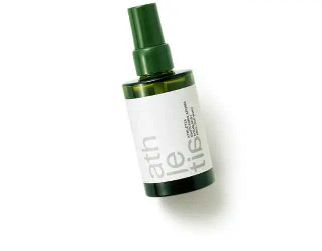 スイッチング アロマルームミスト FEEL THE WIND 100ml ￥2,500／アスレティア