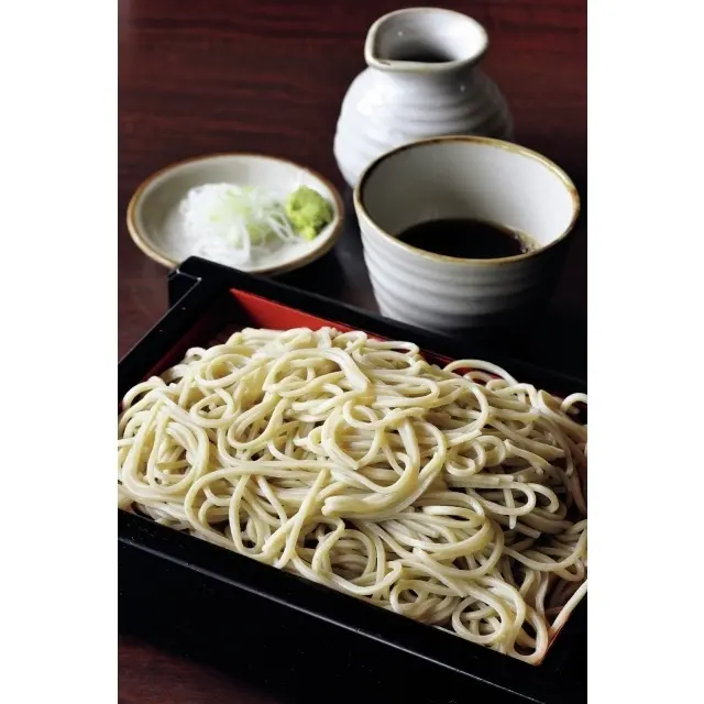 そばは十割、ニ八から選べる。せいろ（十割）¥820。