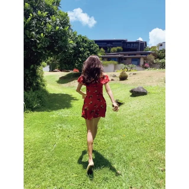 もはやほとんどミニドレスを着ることはなくなりました