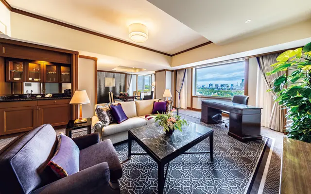 華やかで重厚なインテリアが非日常感を誘う